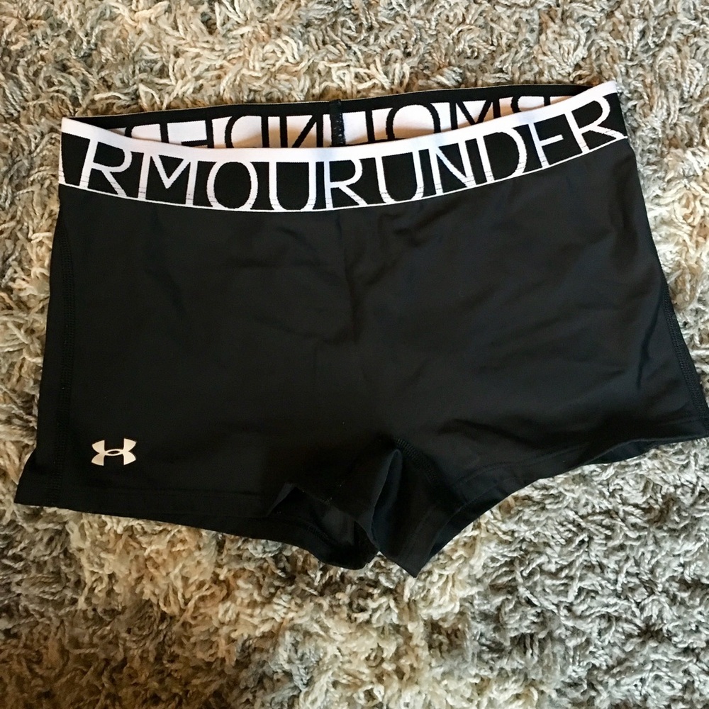 Under Armour Women's heat Gear 3" shorts
